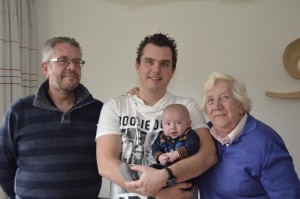 Met grote oma opa en papa op de foto